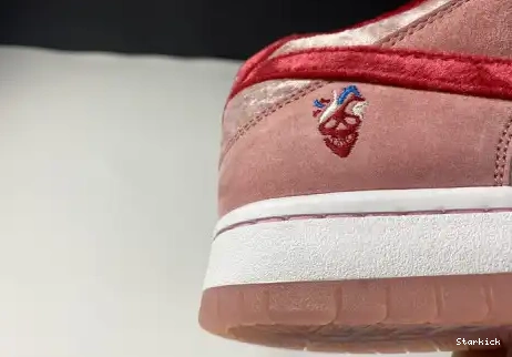 StrangeLove  Low Dunk Nike CT2552-800 Skateboards SB 0615